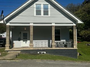 412 Center St, Shinnston, WV 26431