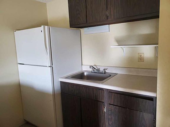 5th image of 1102 Village Circle Dr #2