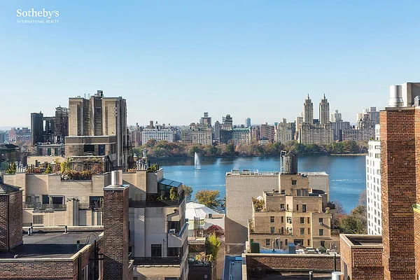 Sold by Sotheby's International Realty | media 23