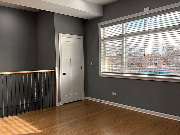 2nd image of 5938 W Montrose Ave #1