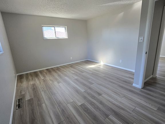5th image of 2111 Warwick Ln