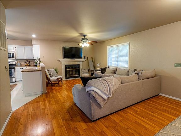 5th image of 2 Purton Ln