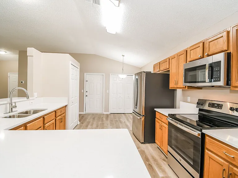 1418 Runes Ct — Photo 8