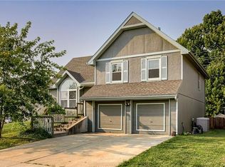 856 Village St, Leavenworth, KS 66048