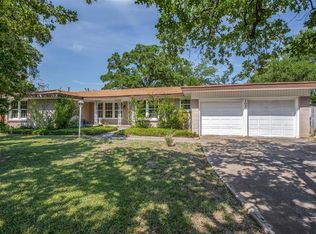 102 Lakeridge Rd, Lakeside, TX 76108