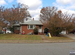 27-03 Rosalie St, Fair Lawn, NJ 07410