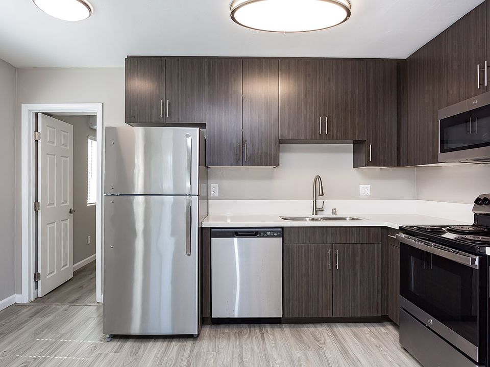 1st image of 811-823 Palm Ave #2B-2Ba-900Sqft