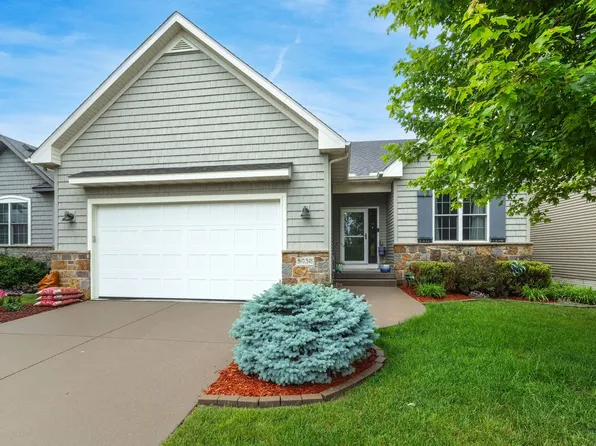 5038 Emeis View Ct, Davenport, IA 52804