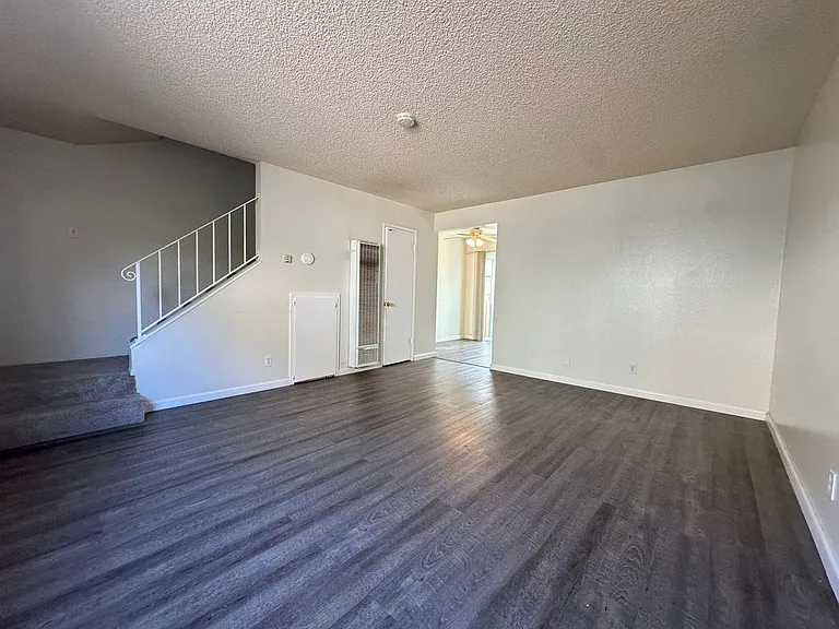 647 Military E — Photo 16