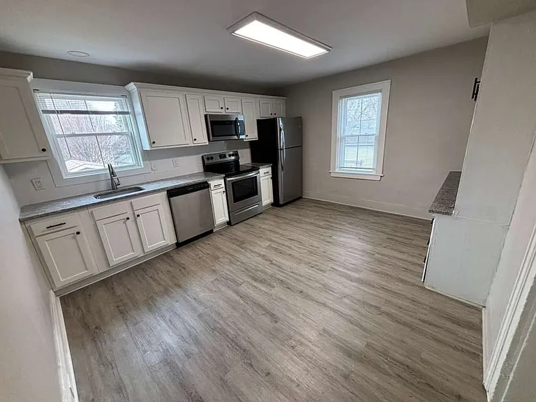 4200 Whitman AVE — Photo 3