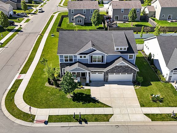 5th image of 879 Rattlebox Ln