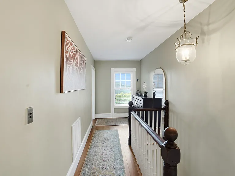 28 Alumni Ave — Photo 3