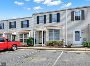 5 Ebbing Ct, Essex, MD 21221