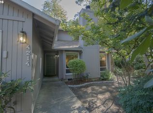 4214 Woodside Cir, Lake Oswego, OR 97035