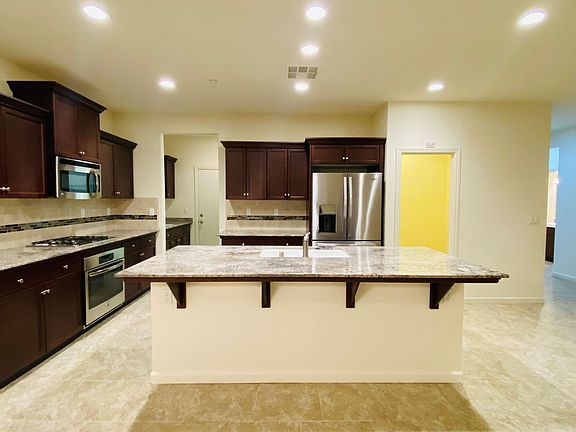3rd image of 3521 Griffith Ave