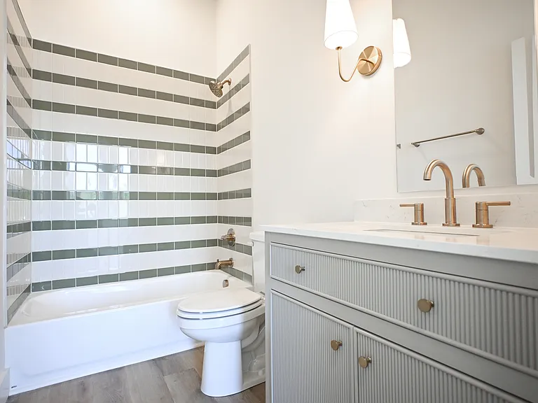 2307 Bedford Ave — Photo 4