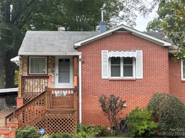 1631 Masonic Dr, Charlotte, NC 28205