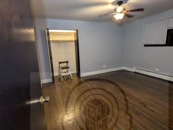 9016 Lamon Ave APT 2N, Skokie, IL 60077