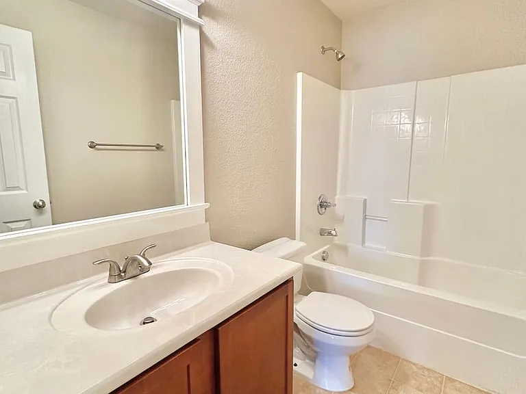 2315 Windy Cir — Photo 16