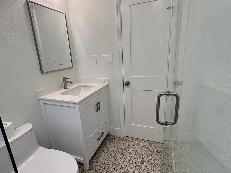 5919 Hollywood Blvd #B — Photo 5