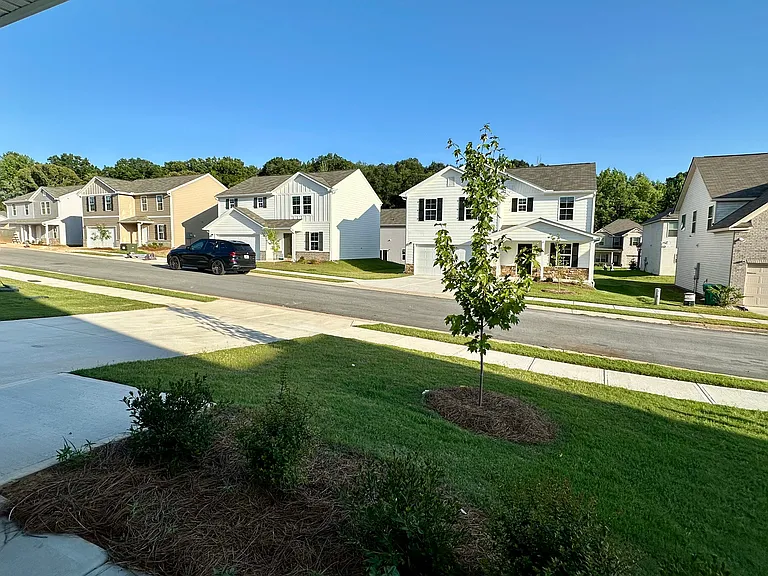 233 Golden Raintree Dr — Photo 24