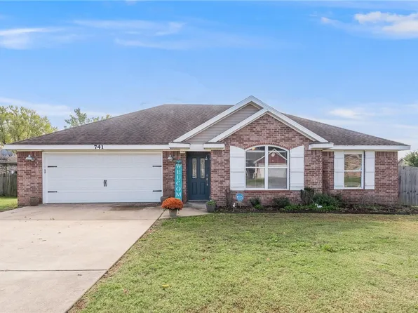741 Iroquois Dr, Prairie Grove, AR 72753