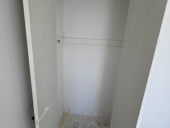4th image of 1670 Nelson Ave #4C