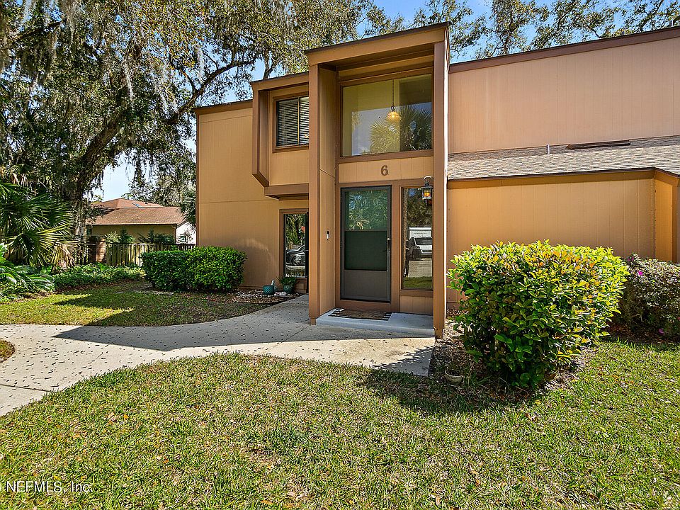 1st image of 6 OAKMONT Court