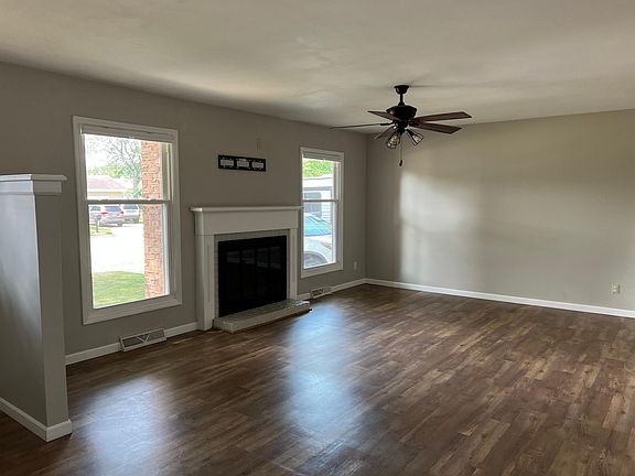 2nd image of 2415 Mount Vernon Ave