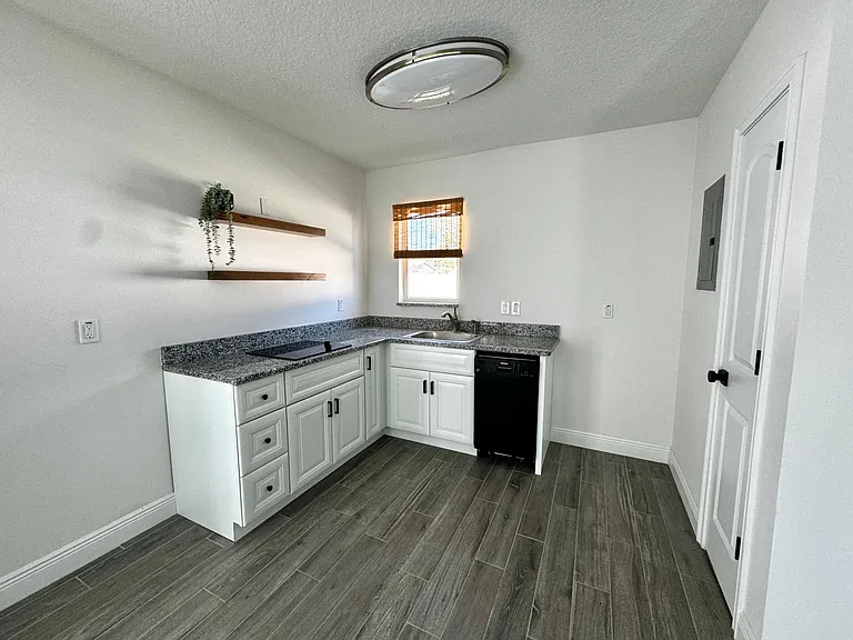 115 Hollyhock Dr — Photo 11