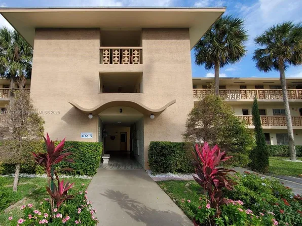 17050 NE 14th Ave APT 208, Miami, FL 33162