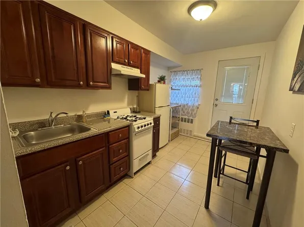 1992 West 13th Street image 16 of 23