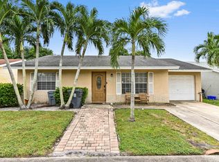 6162 Arcade Ct, Lake Worth, FL 33463