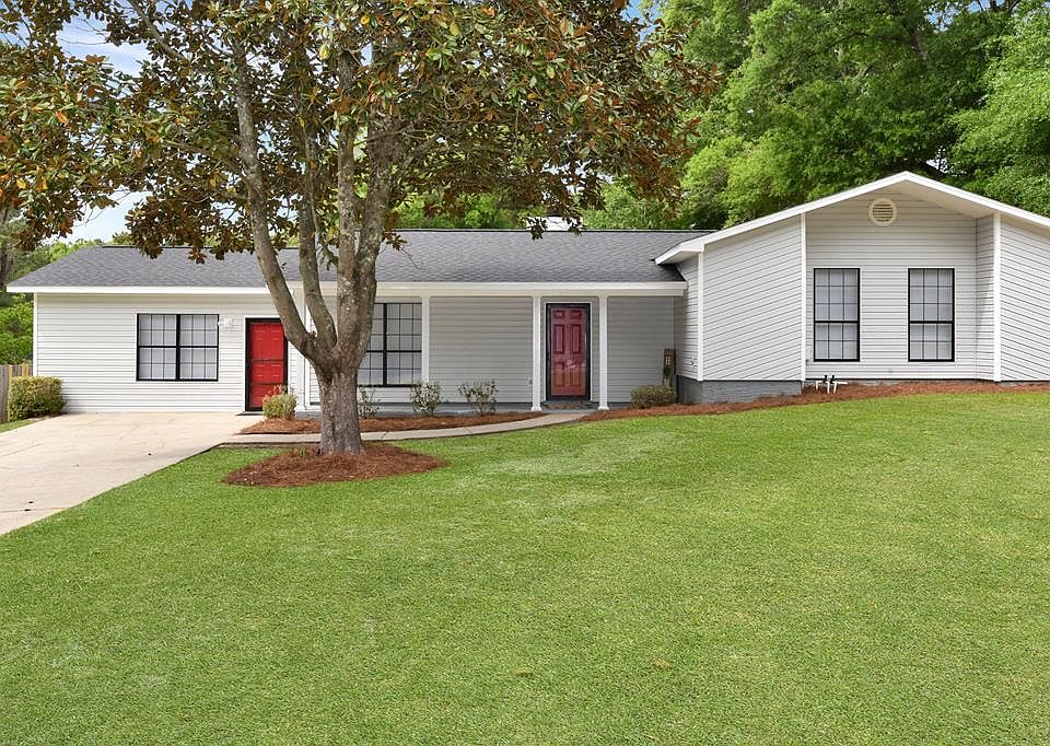 1st image of 393 Oak Hill Dr