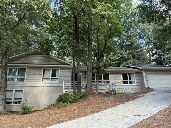 310 Clear Creek Ct, Roswell, GA 30076