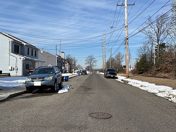 5th image of 1112 Station Ave