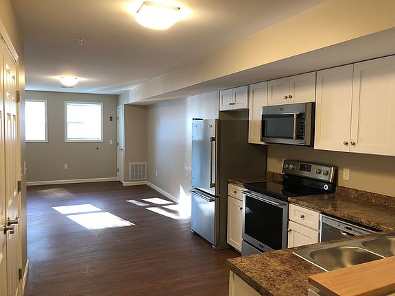 Kitchen & Living Area