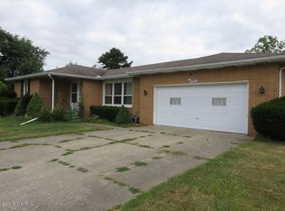 23994 Redfield St, Edwardsburg, MI 49112