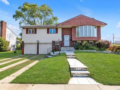 18 Page Drive, Hicksville, NY, 11801