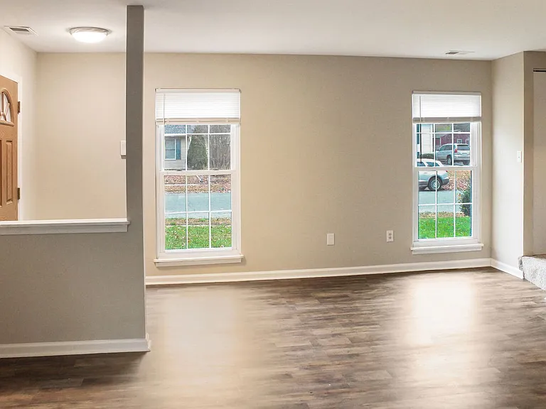104 Jennifer Dr — Photo 10