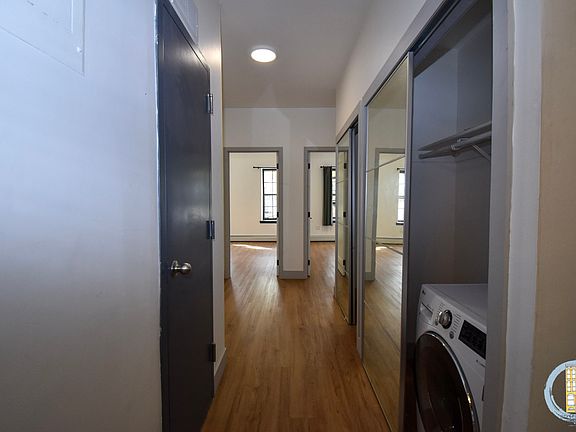 4th image of 399 Clermont Ave #4AA