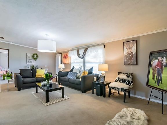 4th image of 301 Vista Dr