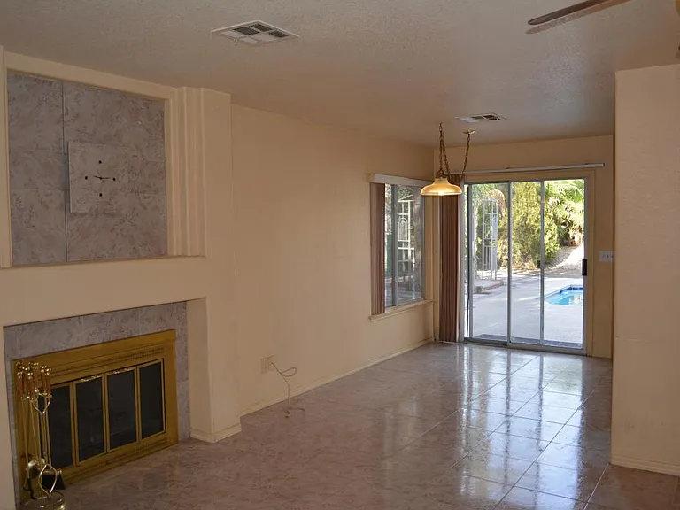 Sun Rose Ave — Photo 15