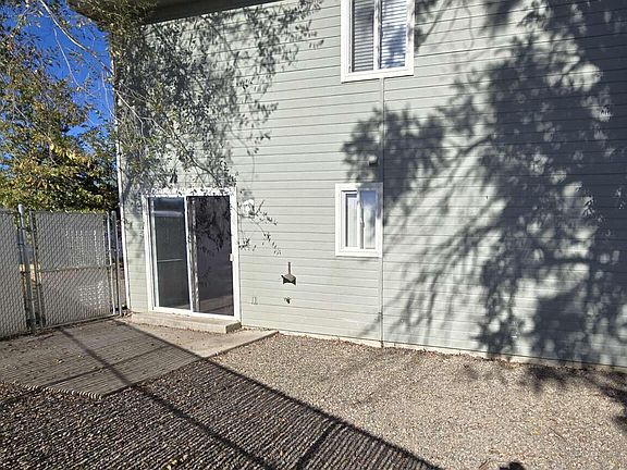 5th image of 1012 Sunrise Way