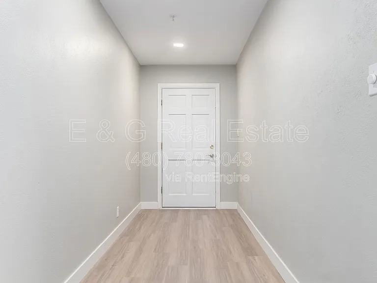 1332 N 71st St — Photo 4