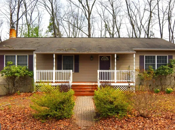 302 Dogwood Dr, Cross Junction, VA 22625