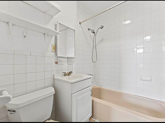 5th image of 639A Baltic St Floor 2