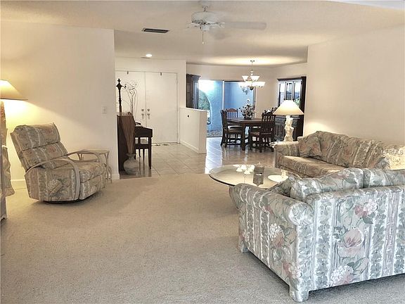 3rd image of 2918 Clubhouse Dr W