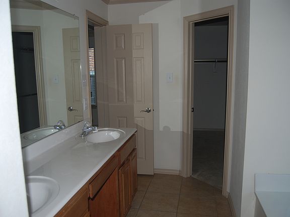 5th image of 5400 Raincrest Dr