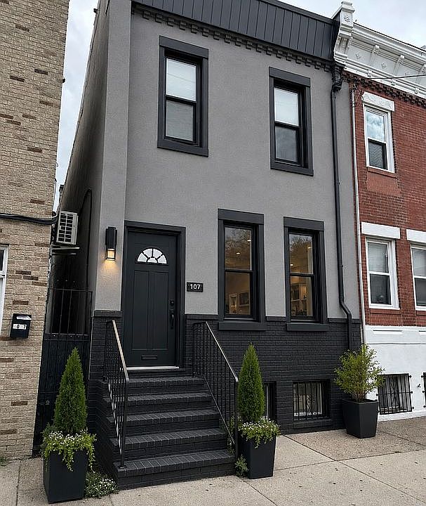 1st image of 919 Snyder Ave